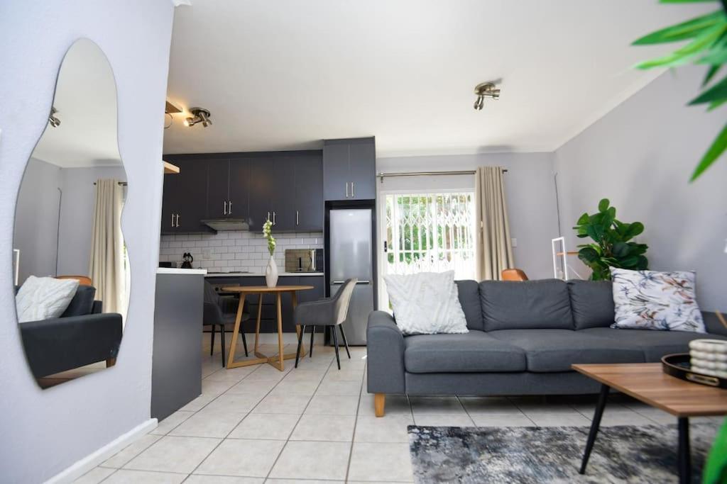 Comfy Hatfield Appartment Pretoria Exterior photo